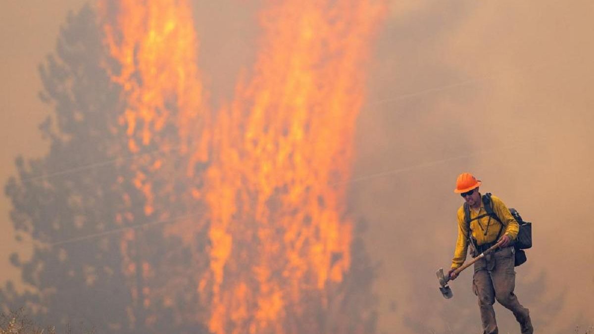 Через пожежі в Каліфорнії житлові райони під загрозою: районам: тисячі людей евакуювали - 24 Канал