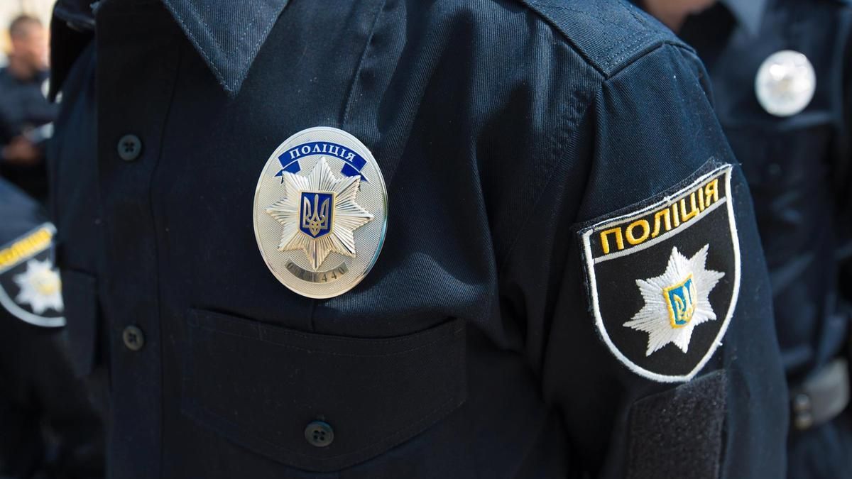 В ресторане Киева женщина крайне жестко избила мужчину, его госпитализировали В ресторане Киева женщина крайне жестко избила мужчину, его госпитализировали