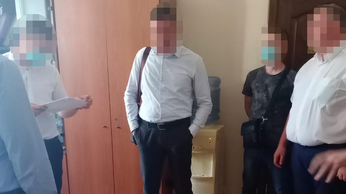 Коррупция на строительстве Подольского моста: в полиции подозревают чиновника и генподрядчика