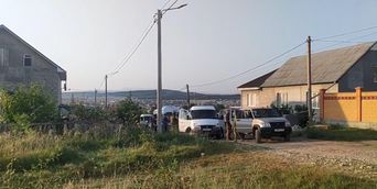 Окупанти з самого ранку влаштували обшуки з арештами в кримських татар