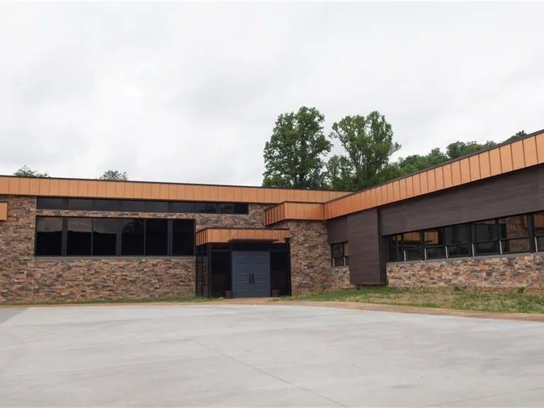 6 закинутих приміщень, які вдалося перетворити у затишні оселі 6 закинутих приміщень, які вдалося перетворити у затишні оселі