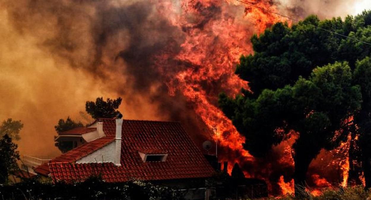 Українські пожежники допомогли врятувати два населених пункти Греції від масштабних пожеж Українські пожежники допомогли врятувати два населених пункти Греції від масштабних пожеж