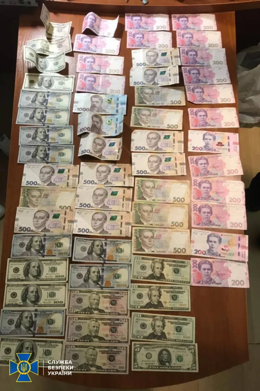 Спіймали на хабарі співробітника Мін'юсту Спіймали на хабарі співробітника Мін'юсту