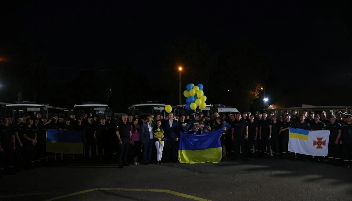 Метінвест оплатив переліт українським рятувальникам для гасіння лісових пожеж у Греції Метінвест оплатив переліт українським рятувальникам для гасіння лісових пожеж у Греції