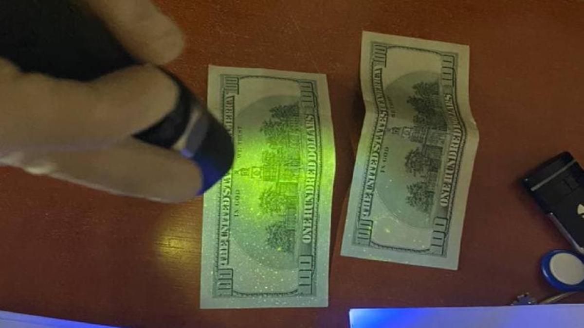 В Одессе СБУ задержала чиновника Минюста: предоставлял платные "услуги" В Одессе СБУ задержала чиновника Минюста: предоставлял платные "услуги"