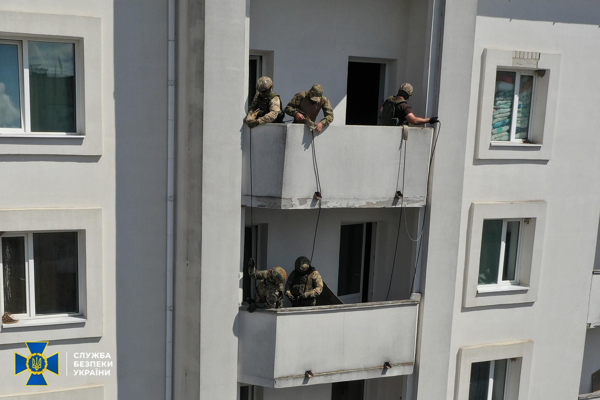 СБУ провела антитерористичні навчання в Умані напередодні Рош га-Шана - Україна новини - 24 Канал СБУ провела антитерористичні навчання в Умані напередодні Рош га-Шана - Україна новини - 24 Канал