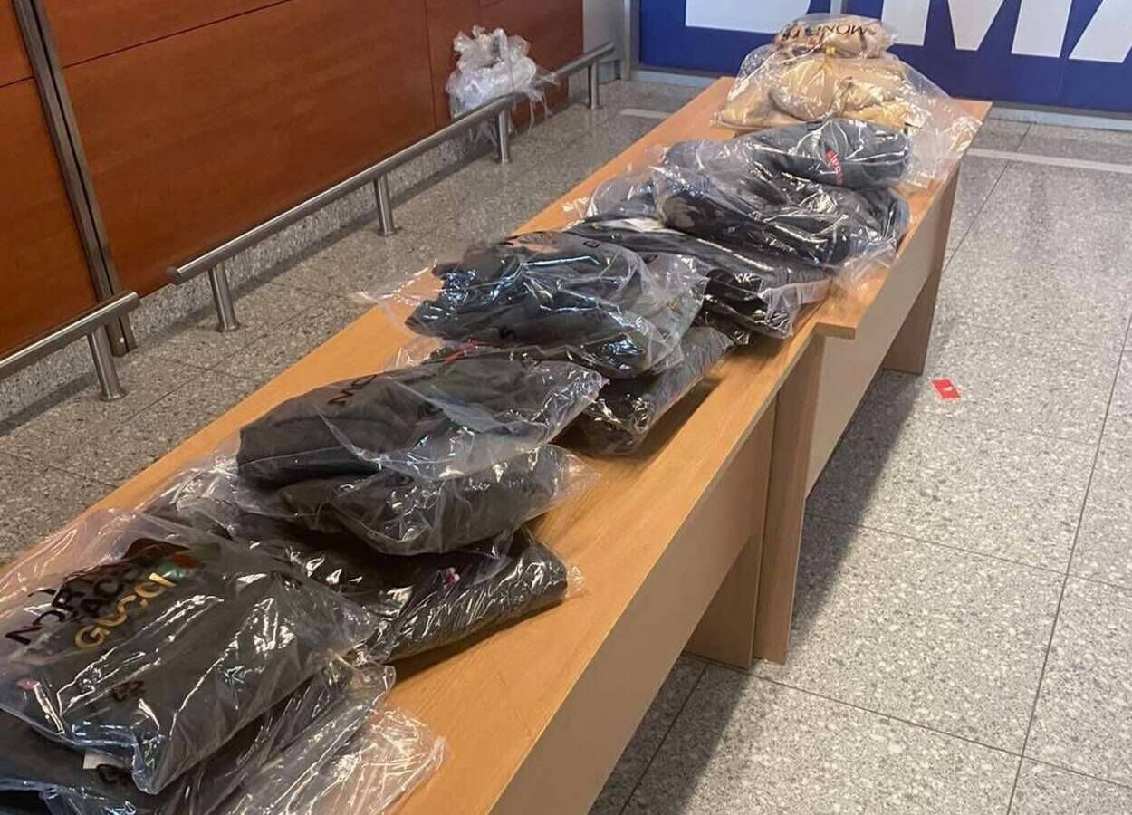 Prada, Moncler та Gucci: у Львові затримали туркеню, яка ввозила контрабандний одяг - Новини Львова - Львів Prada, Moncler та Gucci: у Львові затримали туркеню, яка ввозила контрабандний одяг - Новини Львова - Львів
