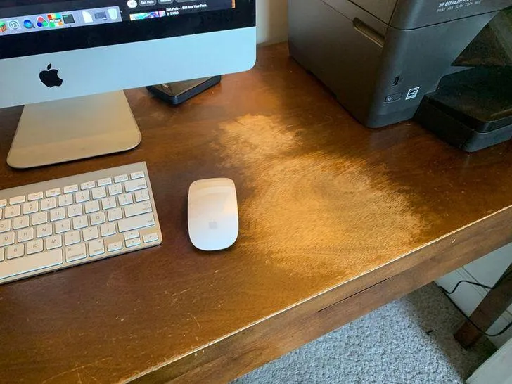 Мишка протерла собі окреме місце Мишка протерла собі окреме місце