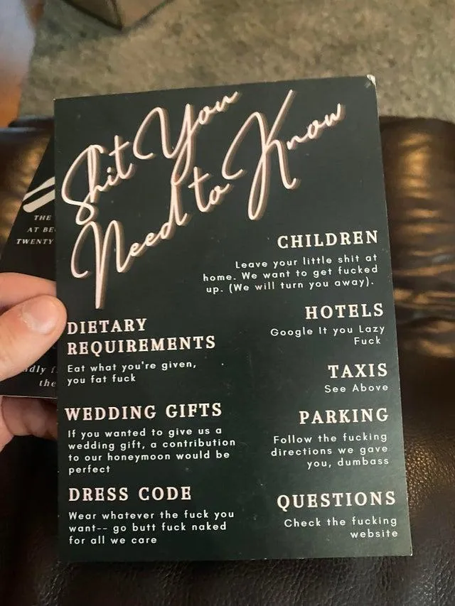 Агресивне запрошення від наречених / Фото Reddit ScaredNapkin 