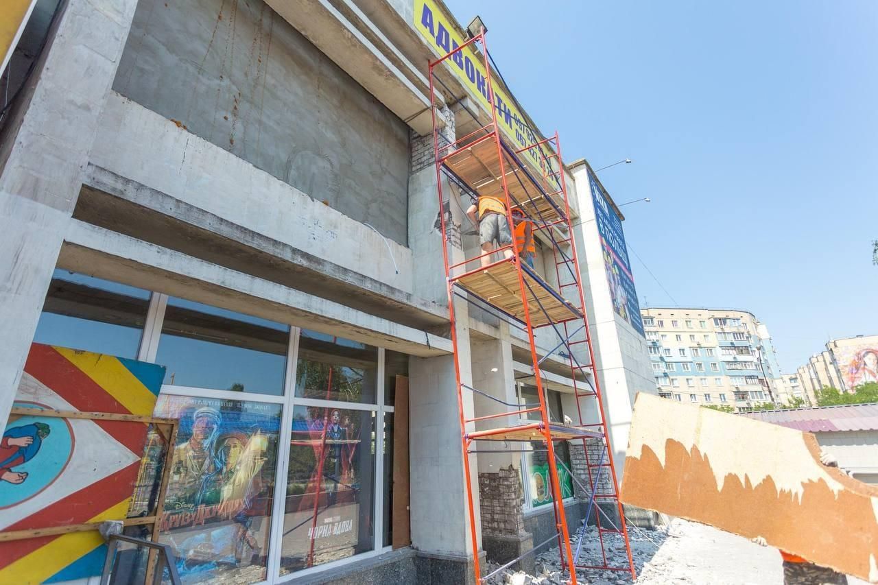 Взрослых рядом не было: под Днепром на 8-летнего мальчика упал кусок строительного материала Взрослых рядом не было: под Днепром на 8-летнего мальчика упал кусок строительного материала