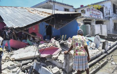 Руйнівна стихія на Гаїті почала об'єднувати країни навколо