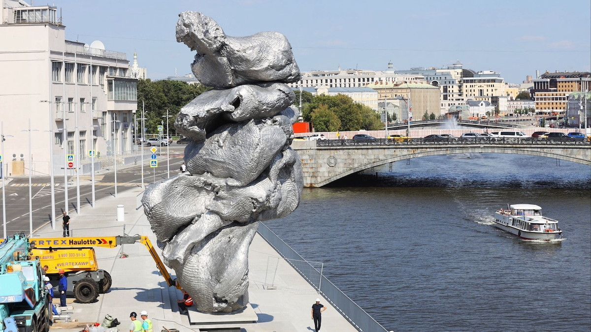 "Пам'ятник Путіну": у Москві поставили велетенську скульптуру, схожу на "шматок лайна" - Новини росії - 24 Канал "Пам'ятник Путіну": у Москві поставили велетенську скульптуру, схожу на "шматок лайна" - Новини росії - 24 Канал