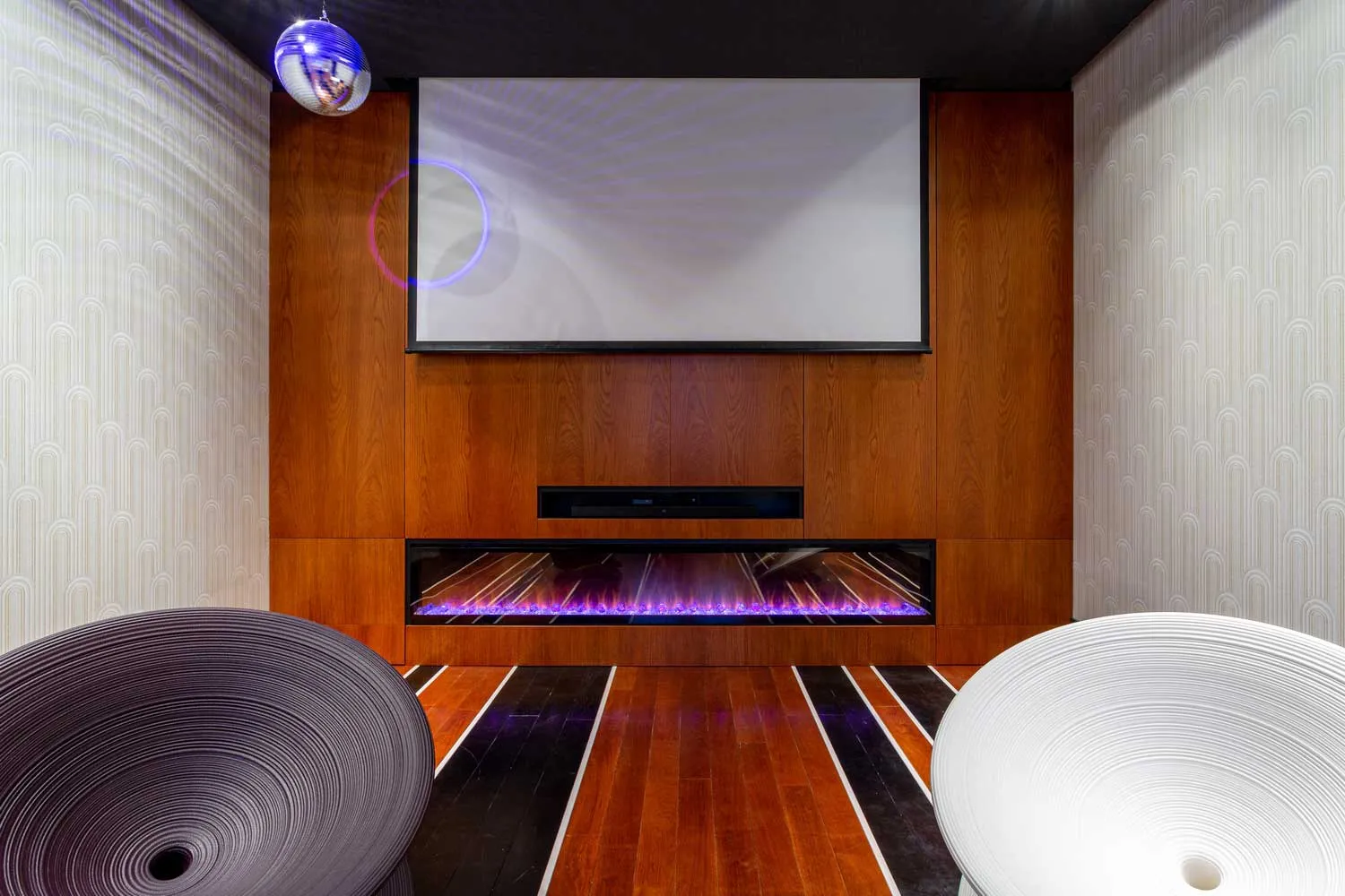 електрокамін з кристалами від ірландської компанії Dimplex електрокамін з кристалами від ірландської компанії Dimplex