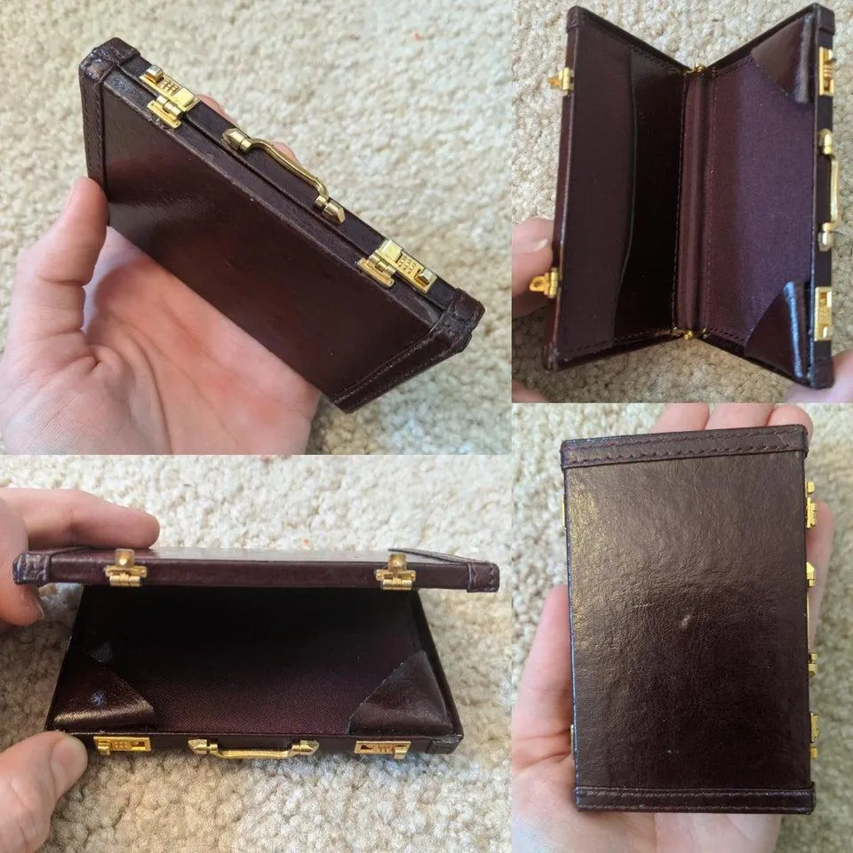 цей чарівний портфель використовували для візиток цей чарівний портфель використовували для візиток