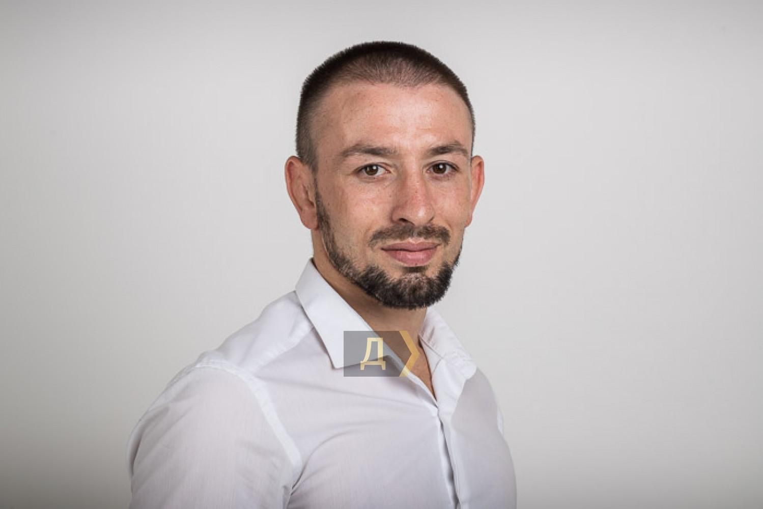 Вместо Ройтбурда: депутатом Одесского облсовета впервые станет крымский татарин Вместо Ройтбурда: депутатом Одесского облсовета впервые станет крымский татарин