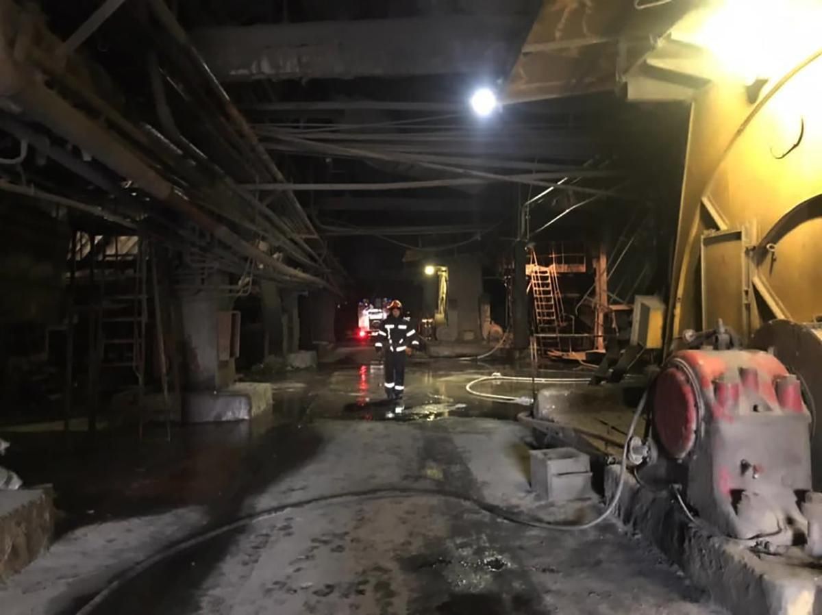 На Прикарпатье вспыхнула Бурштынская ТЭС: пожар тушили почти 60 спасателей