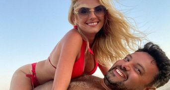 Ірина Федишин на пляжі в Болгарії влаштувала фотосесію з чоловіком: спекотні фото 