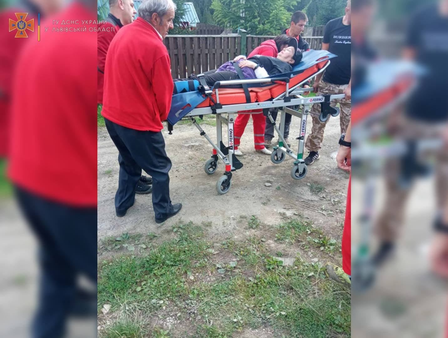У горах на Львівщині травмувалась туристка з Дніпра: фото порятунку жінки - Новини Дніпра сьогодні - Львів У горах на Львівщині травмувалась туристка з Дніпра: фото порятунку жінки - Новини Дніпра сьогодні - Львів