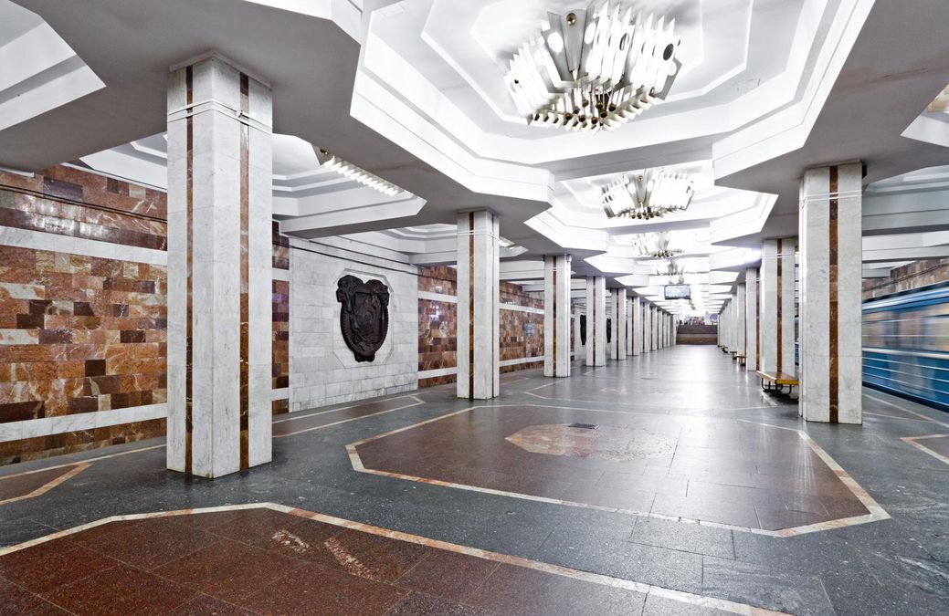Чоловік впав на рейки метро в Харкові: рух потягів зупинили - Україна новини - 24 Канал Чоловік впав на рейки метро в Харкові: рух потягів зупинили - Україна новини - 24 Канал