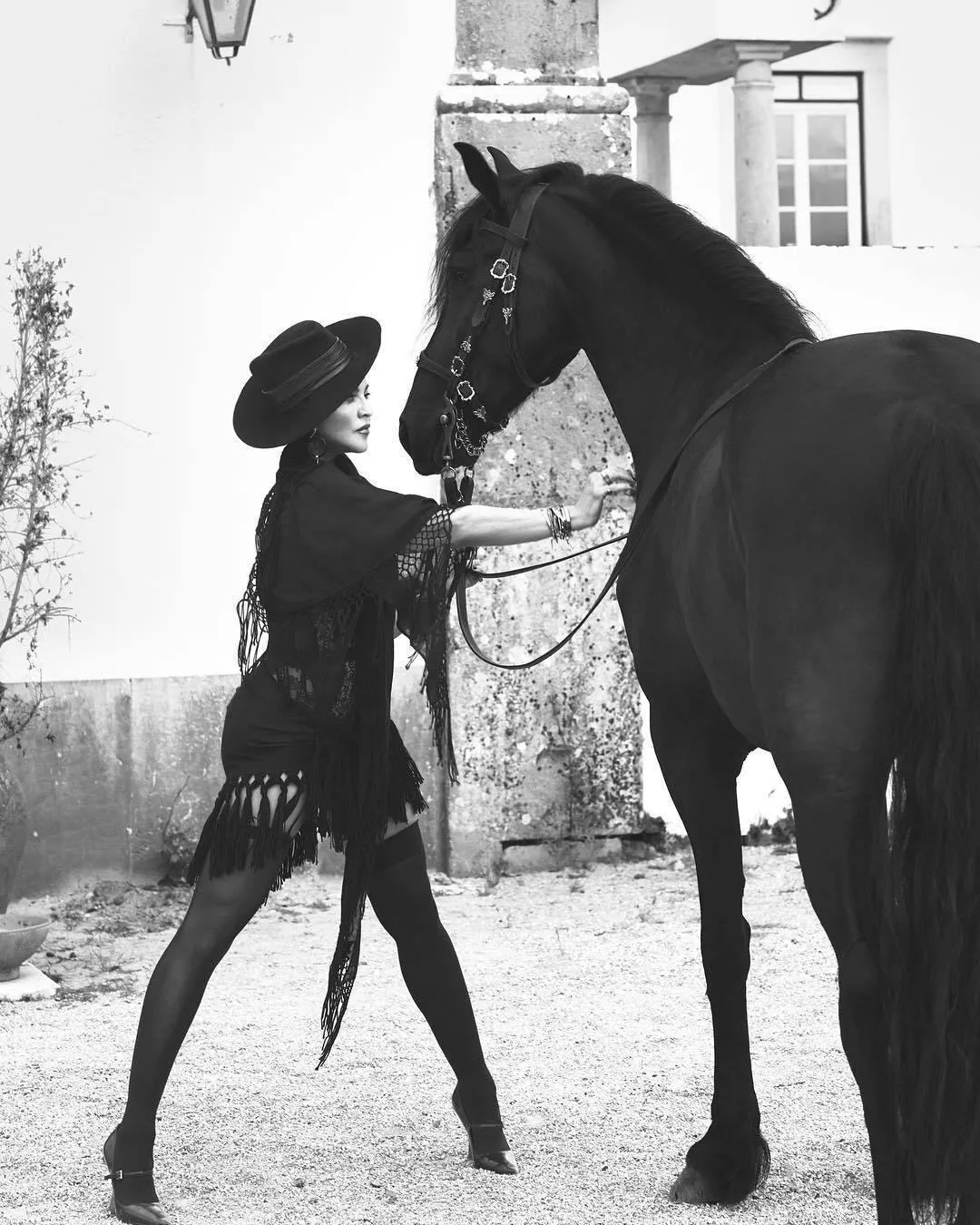 Мадонна в капелюсі Ruslan Baginskiy Мадонна в капелюсі Ruslan Baginskiy