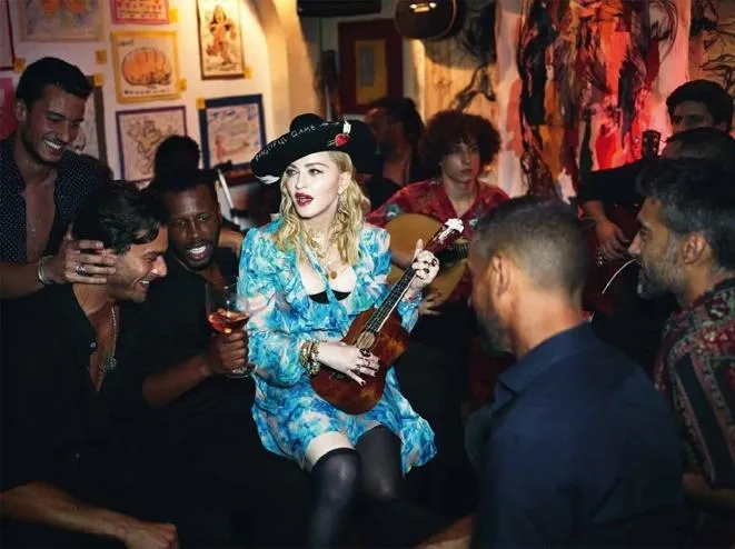 Мадонна в капелюсі Ruslan Baginskiy Мадонна в капелюсі Ruslan Baginskiy