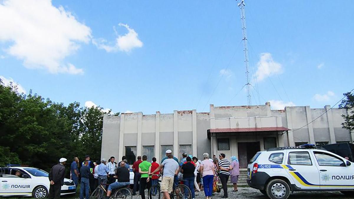 Розлючені селяни хотіли звалити вишку мобільного зв'язку на Хмельниччині - Україна новини - 24 Канал Розлючені селяни хотіли звалити вишку мобільного зв'язку на Хмельниччині - Україна новини - 24 Канал