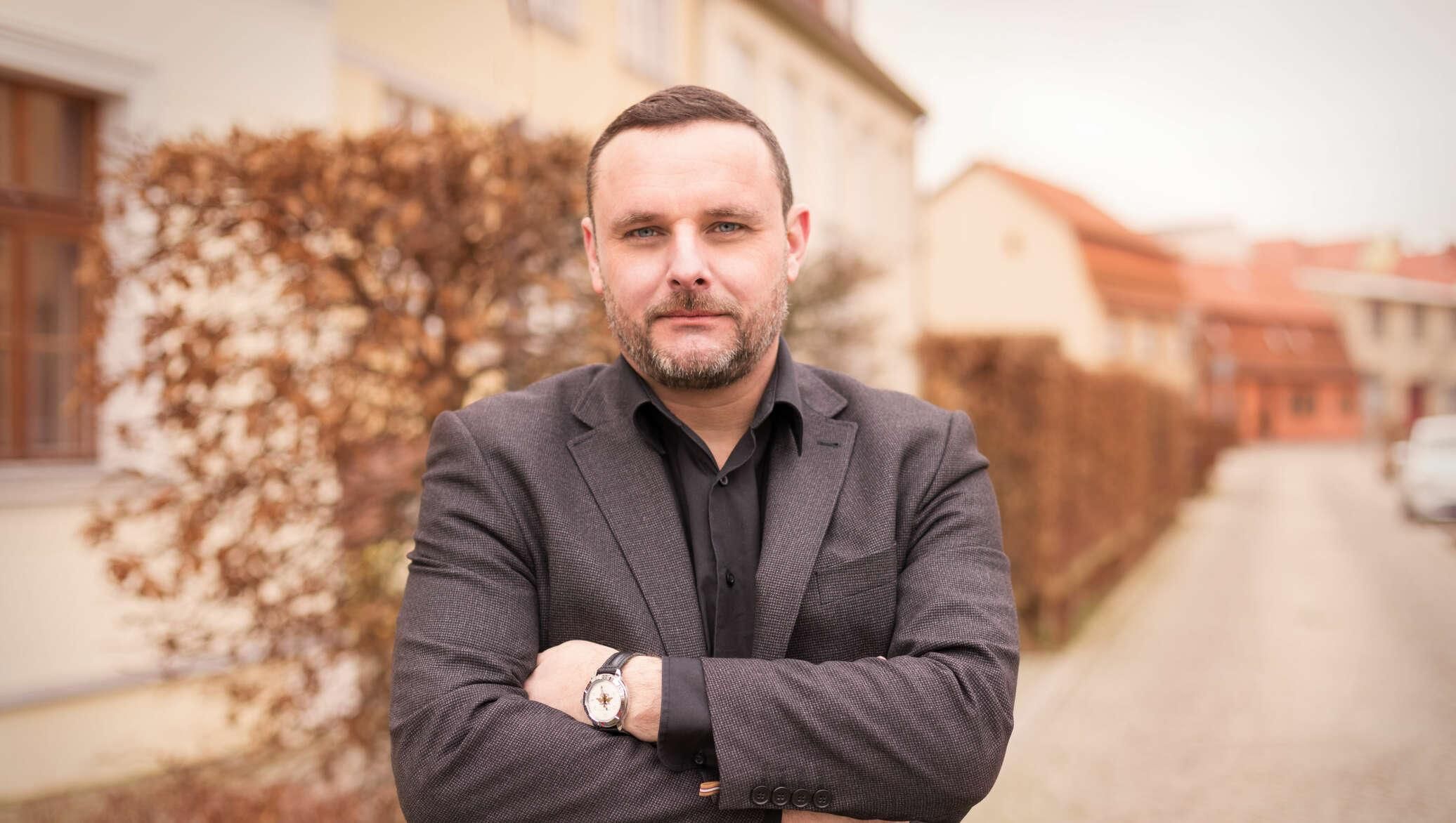 У Москві помер Мануель Оксенрайтер, організатор підпалу Угорського дому на Закарпатті - Україна новини - 24 Канал У Москві помер Мануель Оксенрайтер, організатор підпалу Угорського дому на Закарпатті - Україна новини - 24 Канал