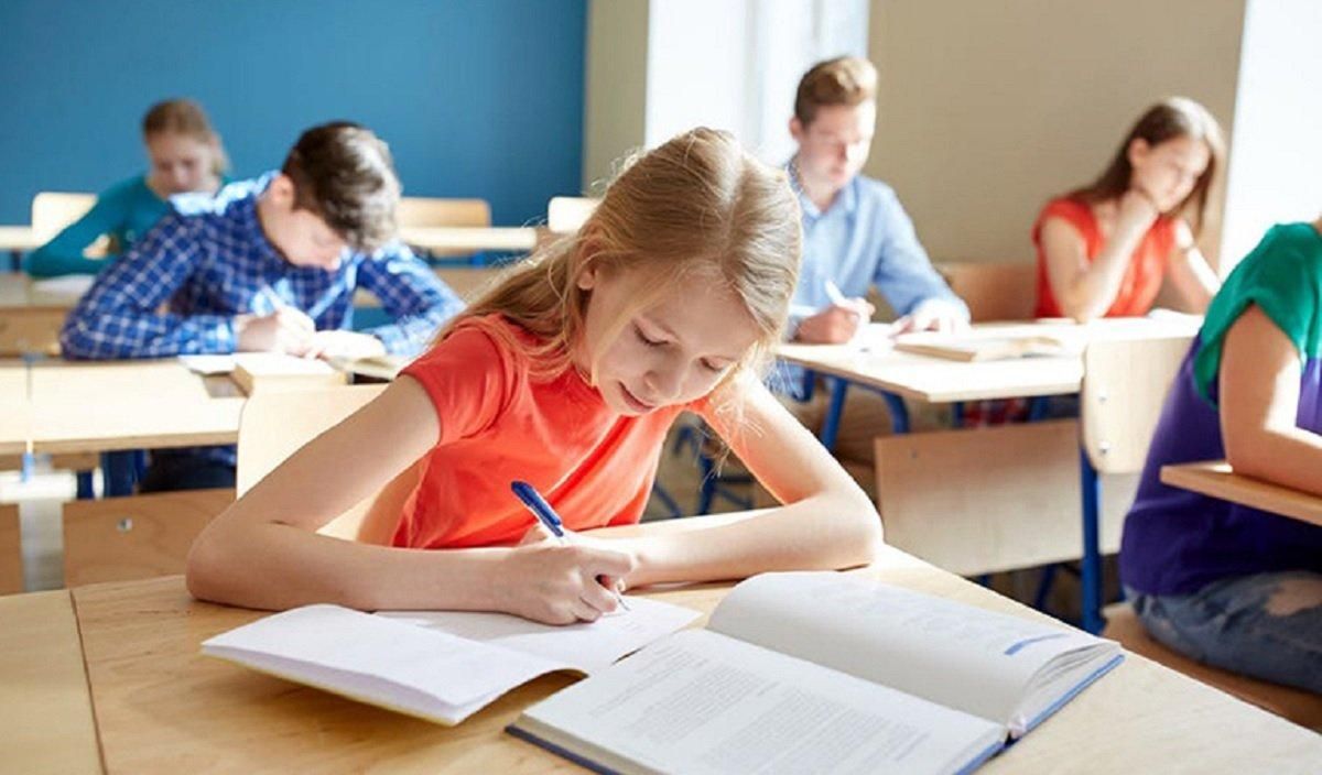 Вакцинированные учителя и дети в масках: в МОН рассказали об особенностях учебного года Вакцинированные учителя и дети в масках: в МОН рассказали об особенностях учебного года