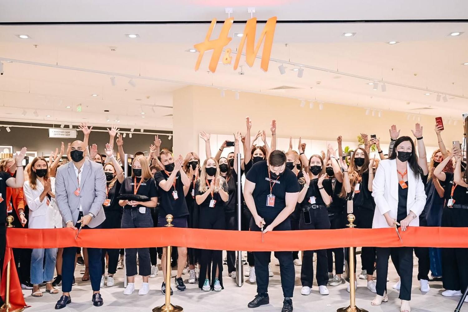 H&M в Одесі: фото з відкриття першого магазину у місті