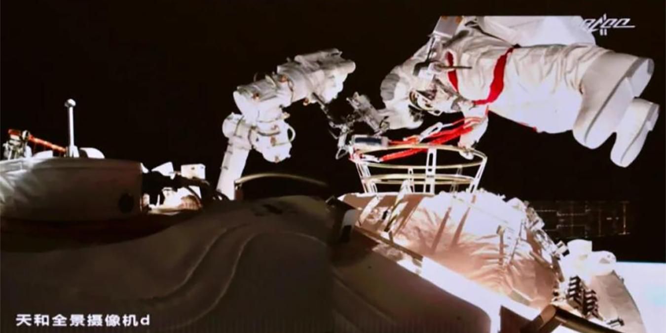 Китайські космонавти вийшли у відкритий космос - Новини технологій - Техно