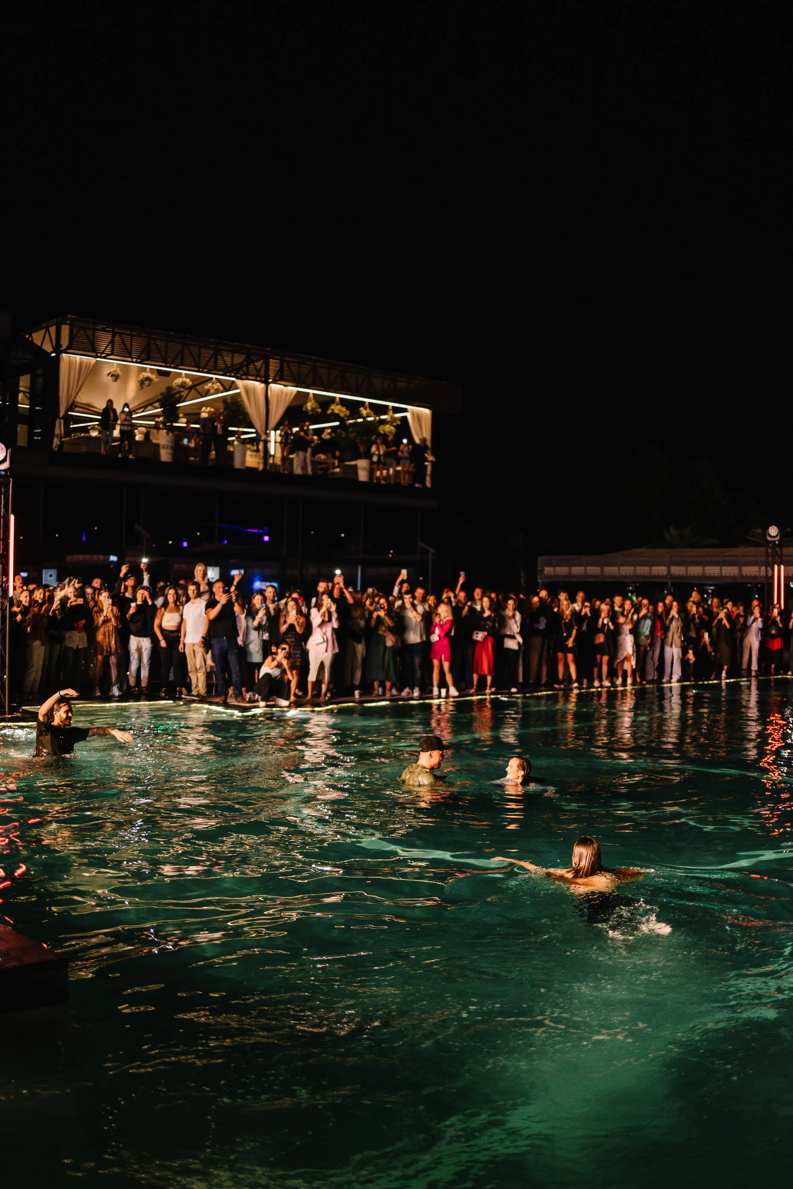 Лідер Лідер