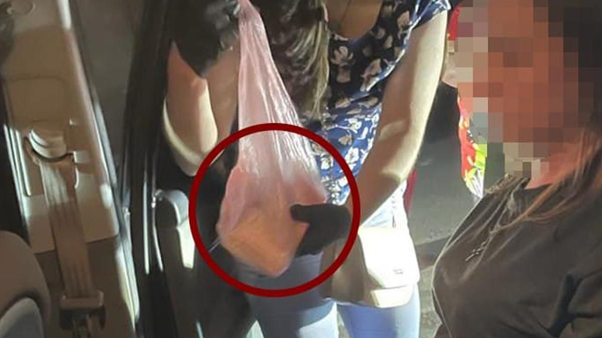 В Киеве поймали полицейскую, которая за 60 тысяч обещала подозреваемой "амнистию" В Киеве поймали полицейскую, которая за 60 тысяч обещала подозреваемой "амнистию"