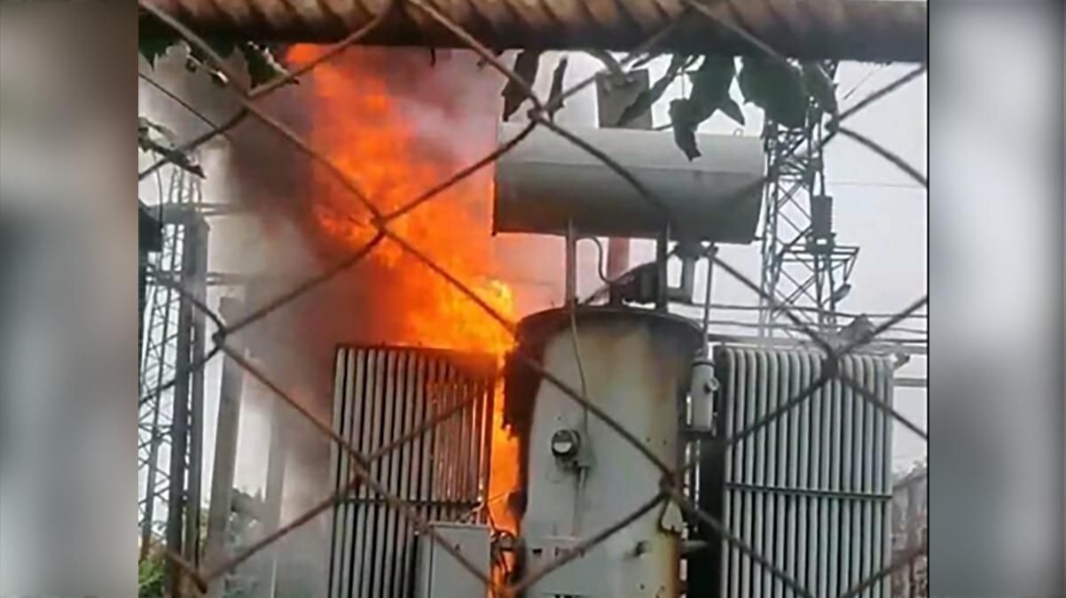 Під Дніпром палала трансформаторна підстанція: шокуючі відео - 24 Канал Під Дніпром палала трансформаторна підстанція: шокуючі відео - 24 Канал