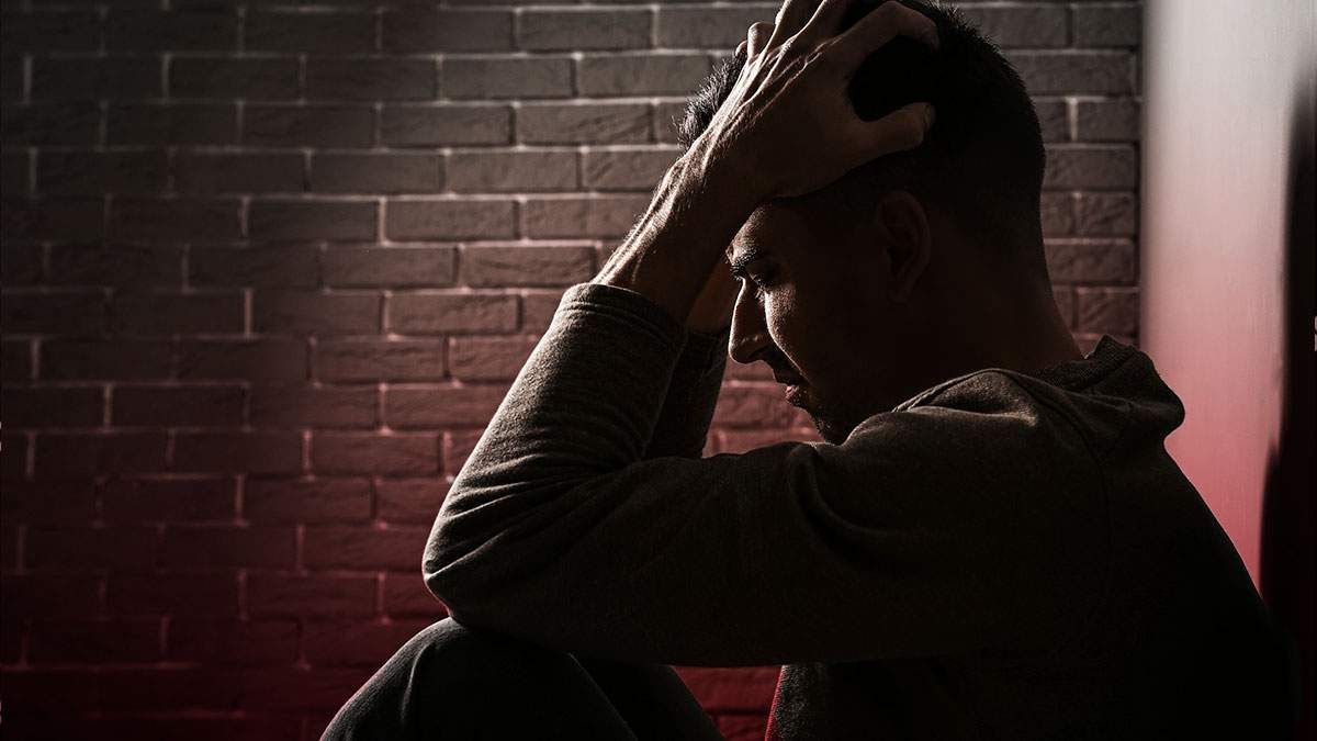 "Не годится плакать": мужчины также страдают от насилия, но редко признаются - 24 Канал