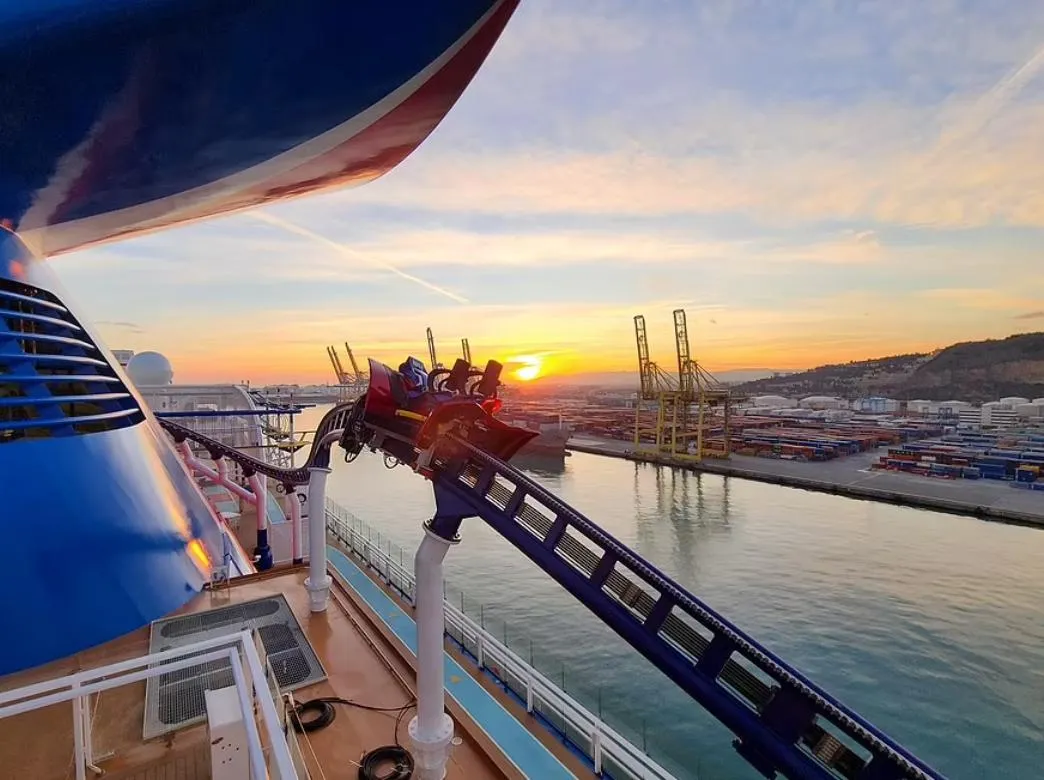 Адреналіновий атракціон на лайнері Адреналіновий атракціон на лайнері