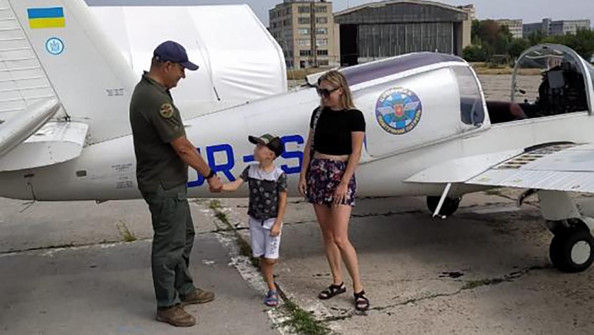 Как его отец: в Харькове осуществили мечту сына погибшего десантника Как его отец: в Харькове осуществили мечту сына погибшего десантника