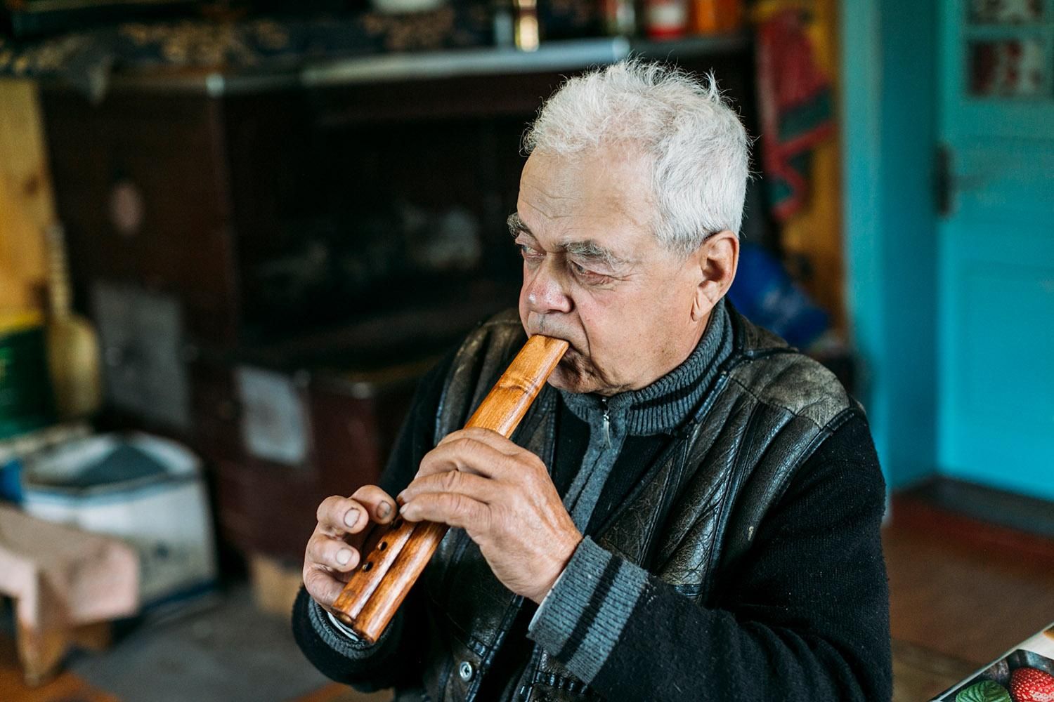 Человек-оркестр из Прикарпатья: уникальный мастер рассказал о жизни ради музыки