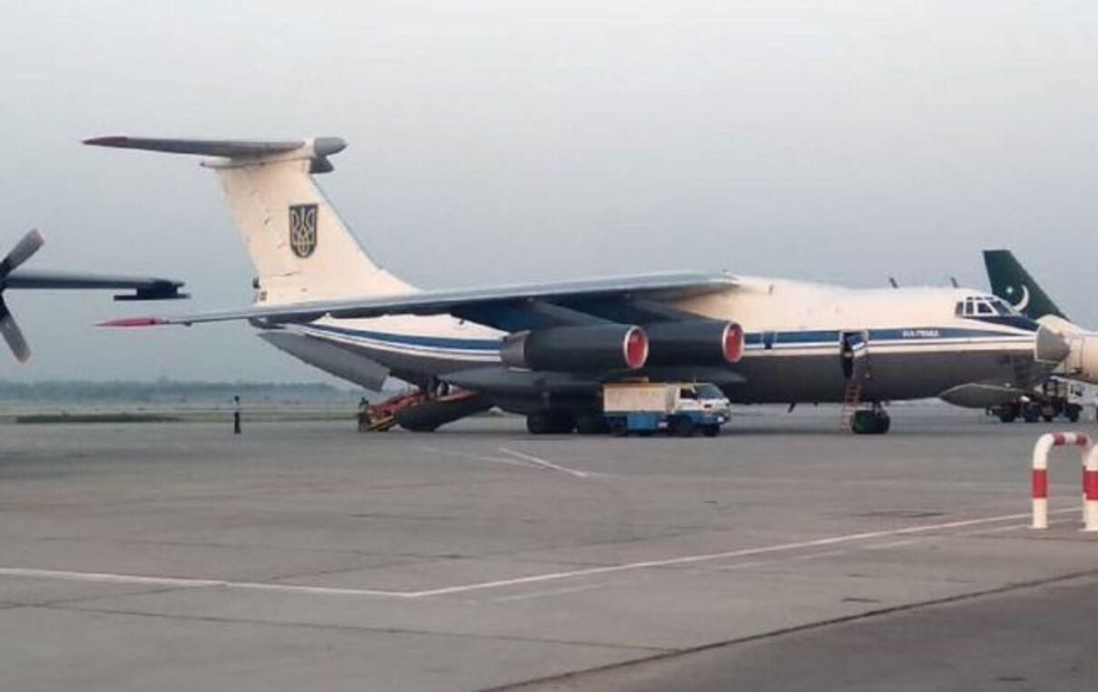 Украинский самолет снова эвакуировал людей из Кабула