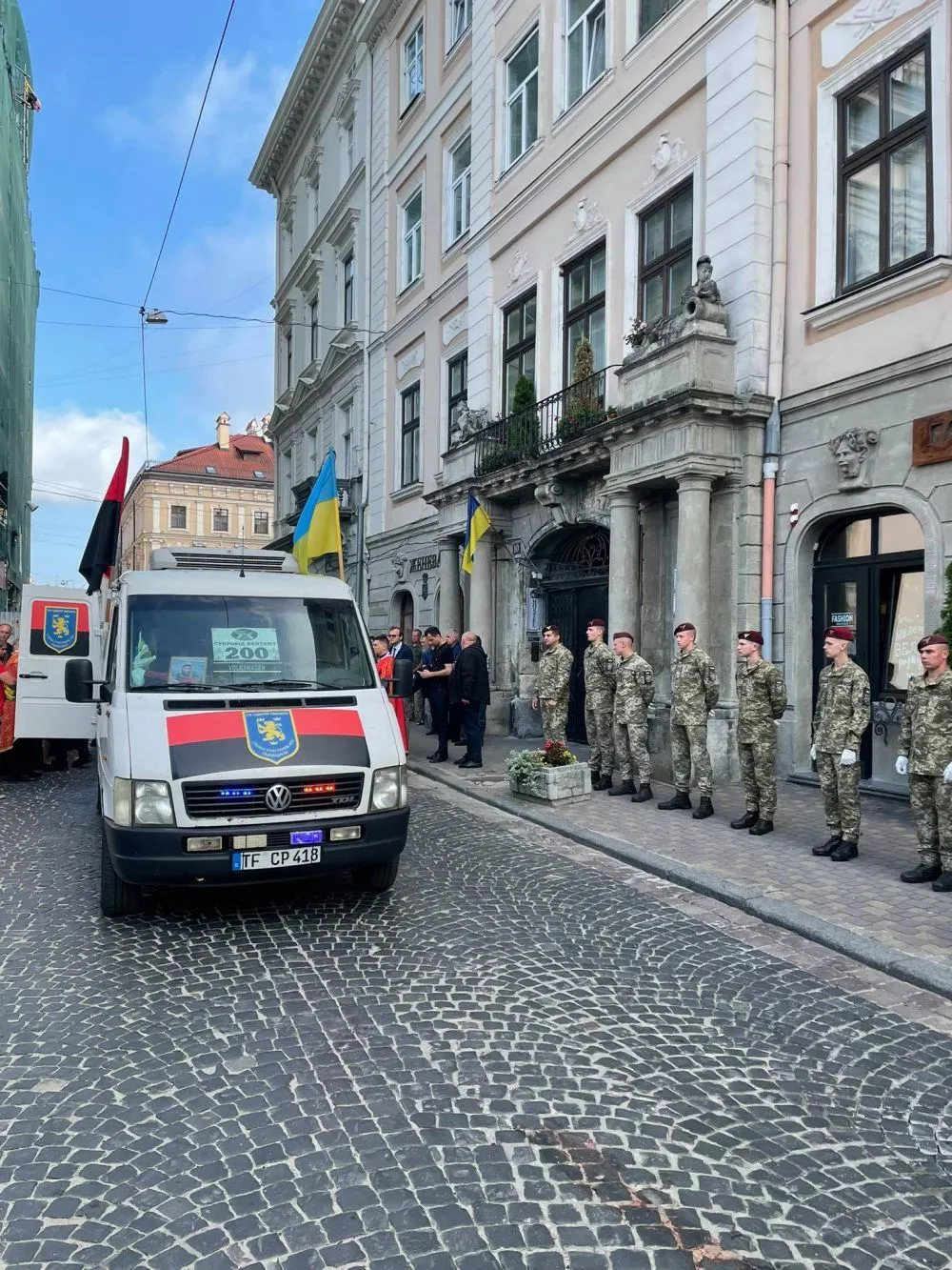 Загинув від кулі окупанта: у Львові попрощались з Василем Островським