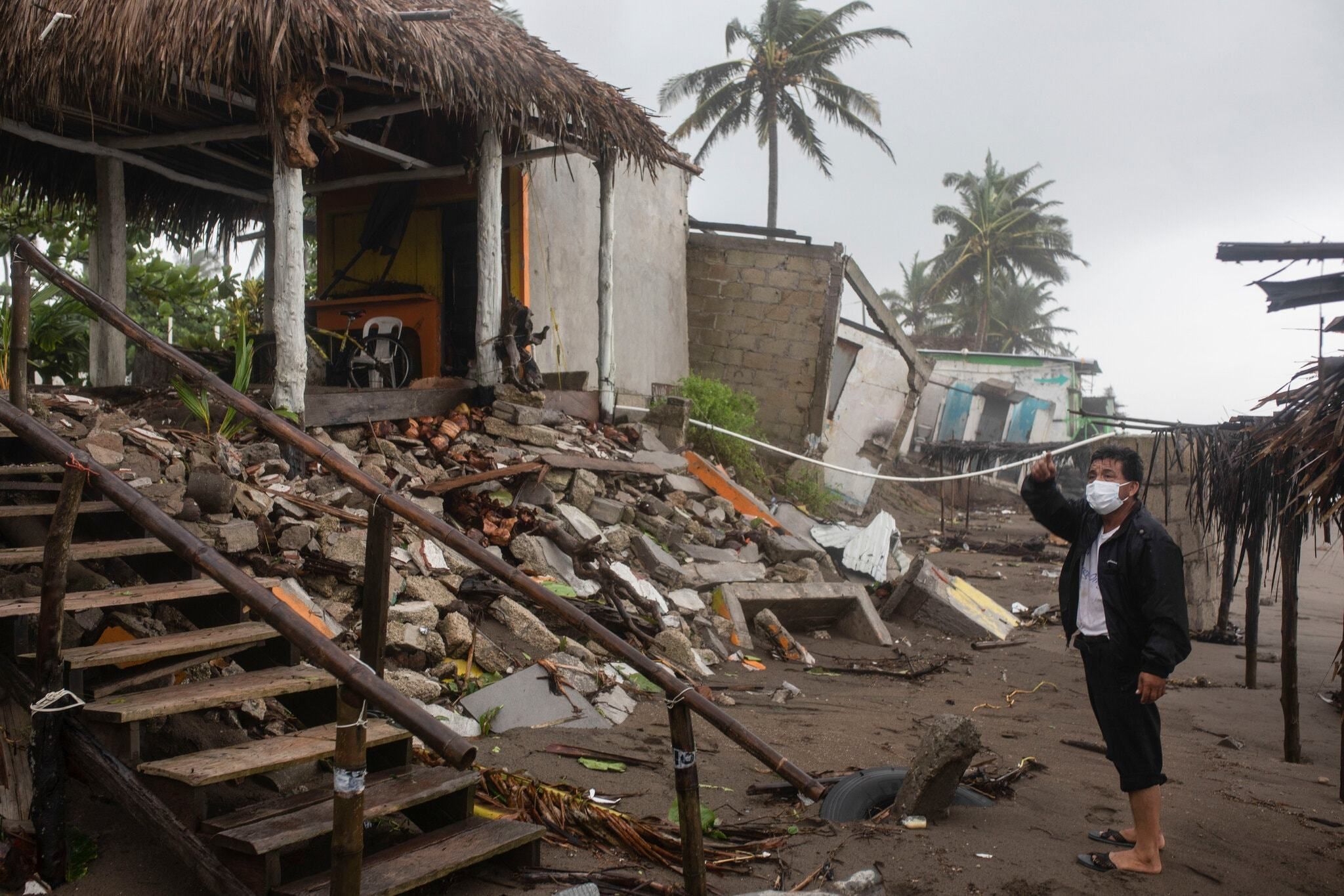 Сокрушительный ураган Грейс накрыл Мексику: стихия принесла наводнения и оползни – есть погибшие Сокрушительный ураган Грейс накрыл Мексику: стихия принесла наводнения и оползни – есть погибшие