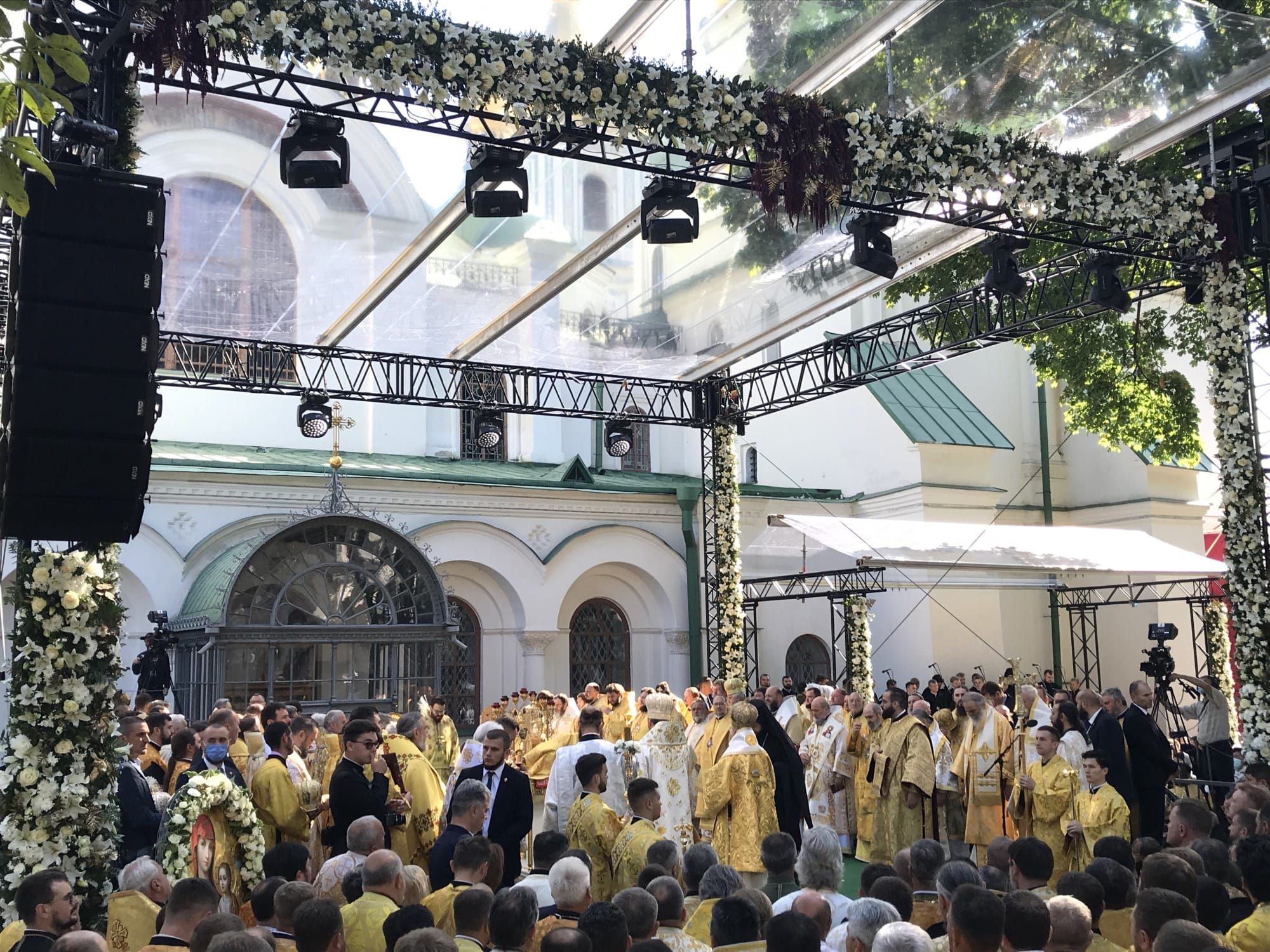 Патриарх Варфоломей и митрополит Епифаний отслужили литургию в Софии Киевской Патриарх Варфоломей и митрополит Епифаний отслужили литургию в Софии Киевской