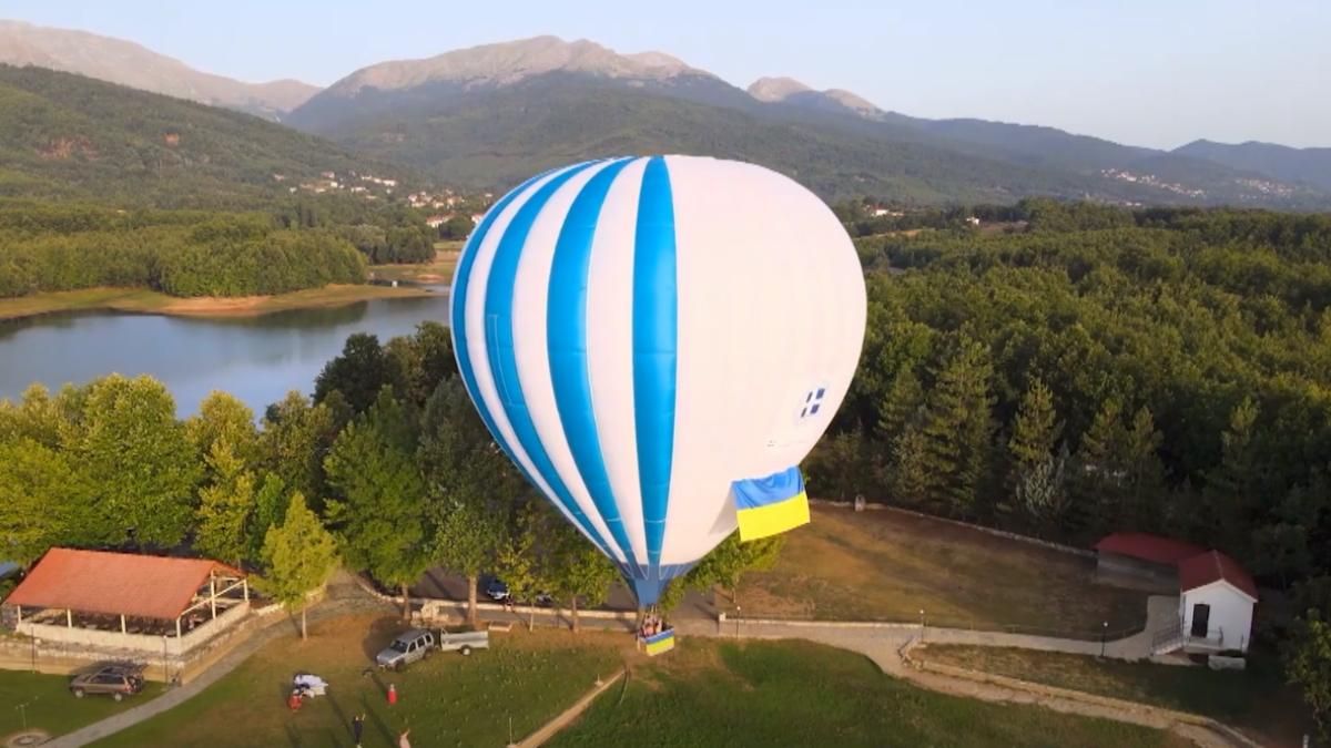 День Прапора України святкують у різних куточках світу: атмосферне відеопривітання - Україна новини - 24 Канал