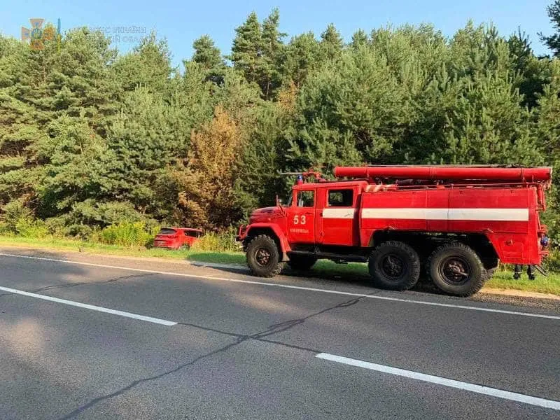 Автівки вилетіли у кювет: у нищівній ДТП на трасі Львів – Краковець постраждали 6 людей