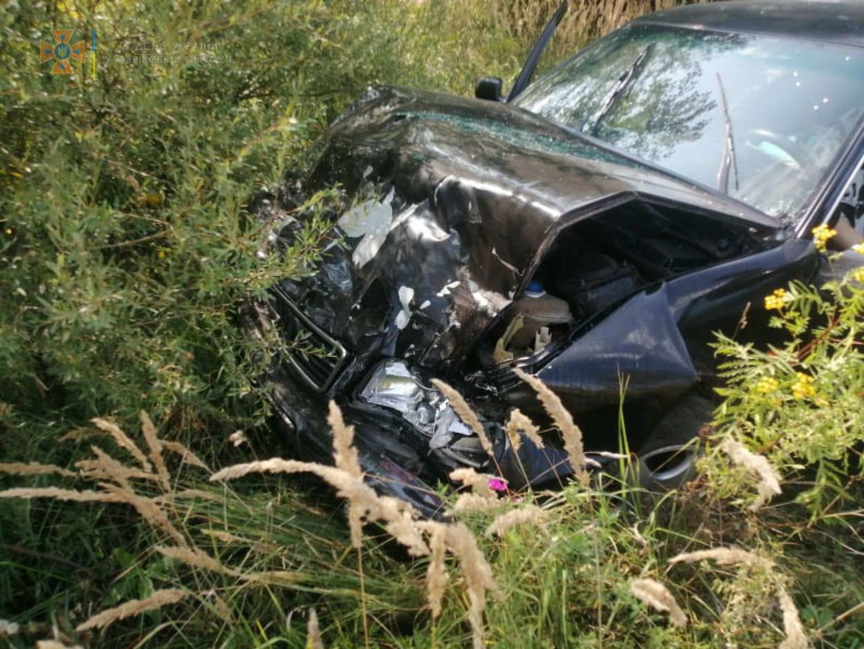 На Львівщині зіткнулись KIA та Audi: постраждалих "вирізали" із салону – фото з місця ДТП - Новини Львова сьогодні - Львів