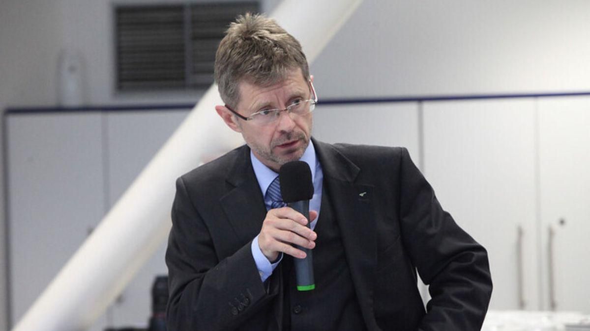 Держитесь, мы с вами, – глава сената чешского парламента выступил в Раде Держитесь, мы с вами, – глава сената чешского парламента выступил в Раде