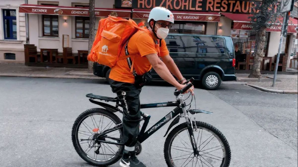 Ексміністр з Афганістану став кур'єром у Німеччині - Україна новини - 24 Канал Ексміністр з Афганістану став кур'єром у Німеччині - Україна новини - 24 Канал