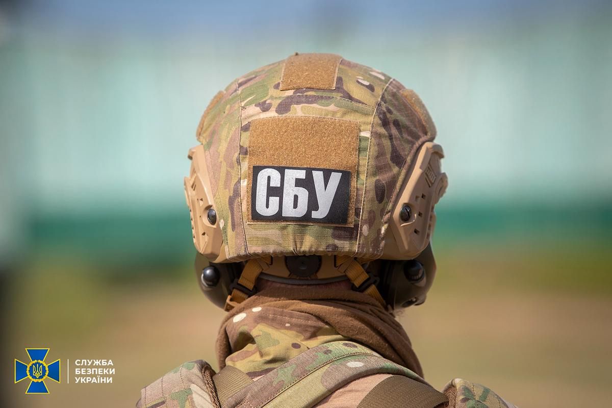 СБУ во время учений на линии фронта нашла тайник оккупантов СБУ во время учений на линии фронта нашла тайник оккупантов