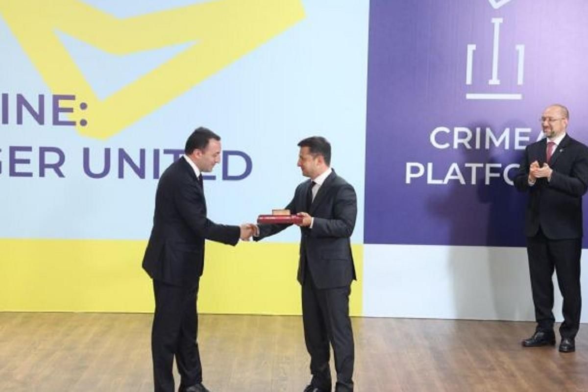 Зеленський нагородив учасників Кримської платформи орденами - Грузія новини - 24 Канал Зеленський нагородив учасників Кримської платформи орденами - Грузія новини - 24 Канал