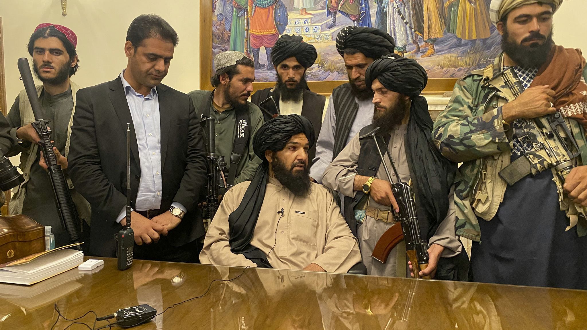 Не хотят восстанавливать пост президента: "Талибан" создаст совет для управления Афганистаном