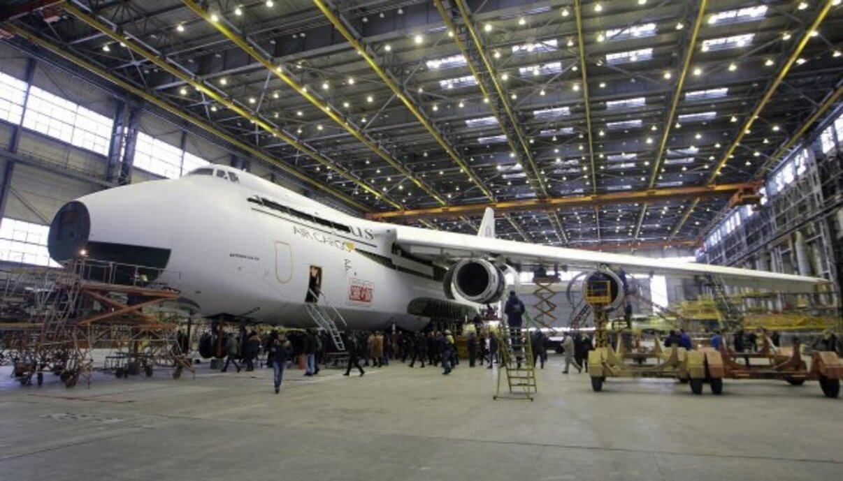 "Антонов" вперше за часи Незалежності побудує 3 літаки - 24 Канал "Антонов" вперше за часи Незалежності побудує 3 літаки - 24 Канал